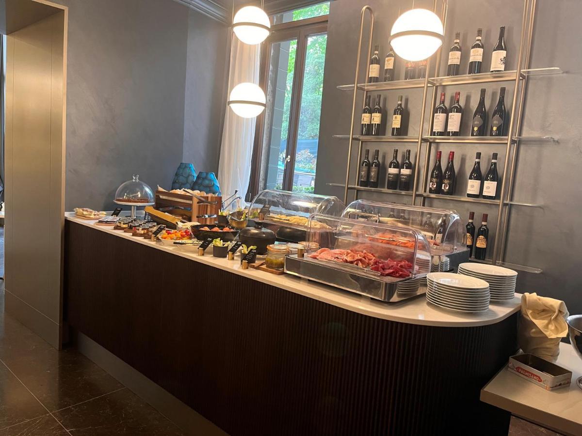 Radisson Collection Hotel, Palazzo Nani Veneţia Exterior foto The buffet at the lounge